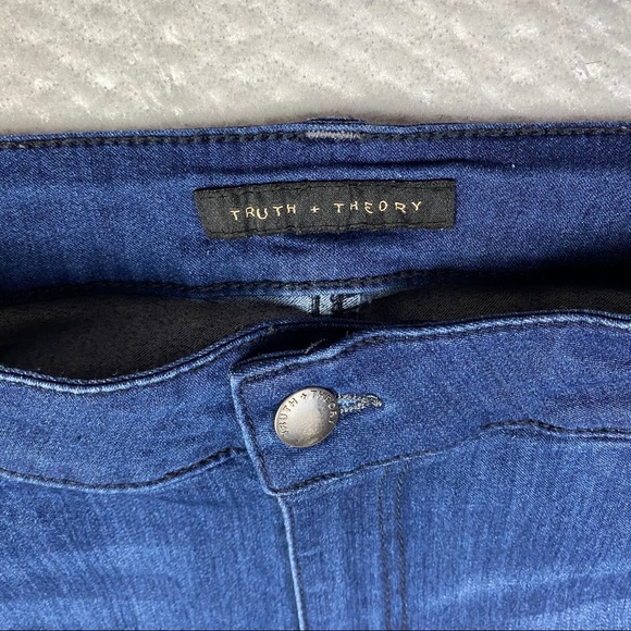 Truth & Theory Dark Wash Denim Stretchy Skinny Leg - Picture 4 of 9